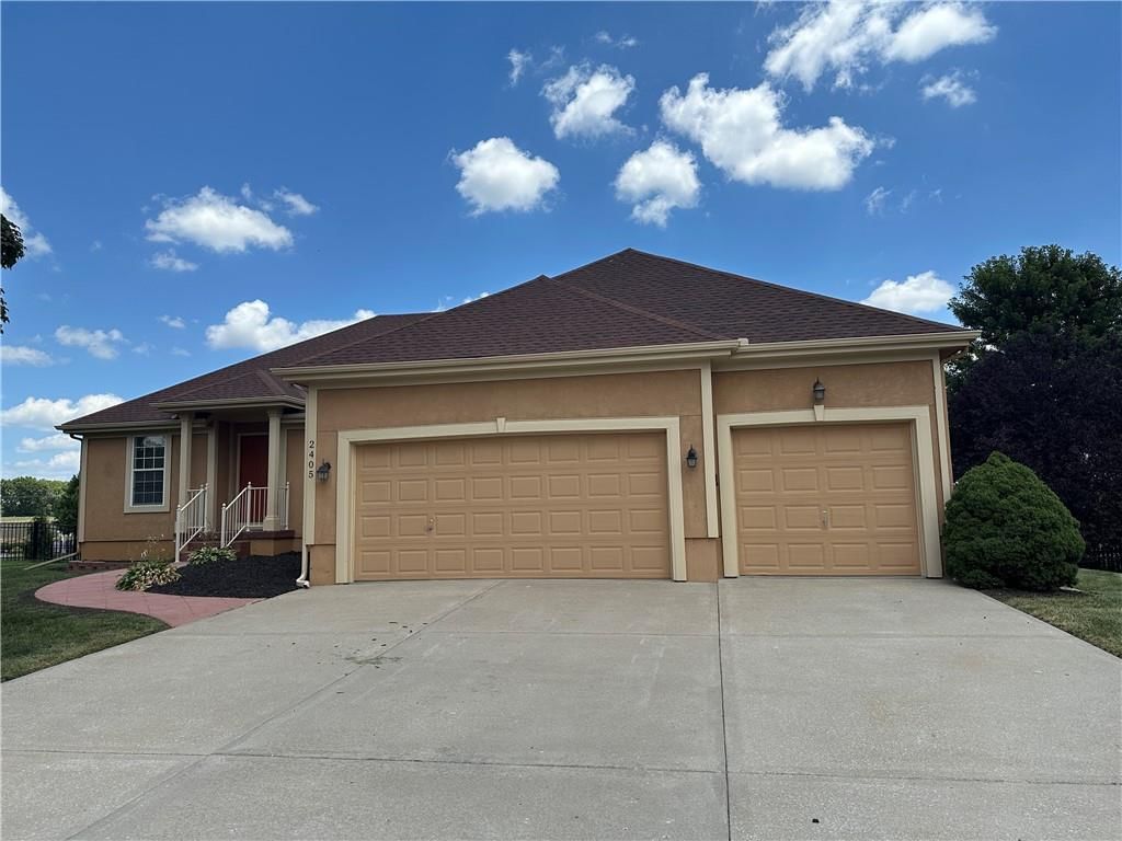 2405 SW Stone Bridge Circle — photo 2