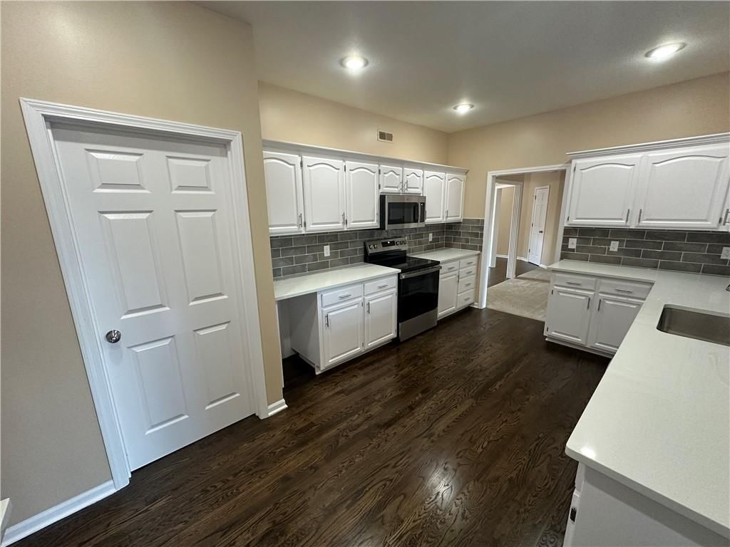 2405 SW Stone Bridge Circle — photo 17