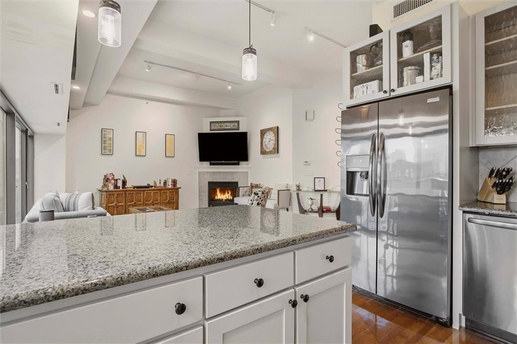 1101 Walnut Street — photo 9
