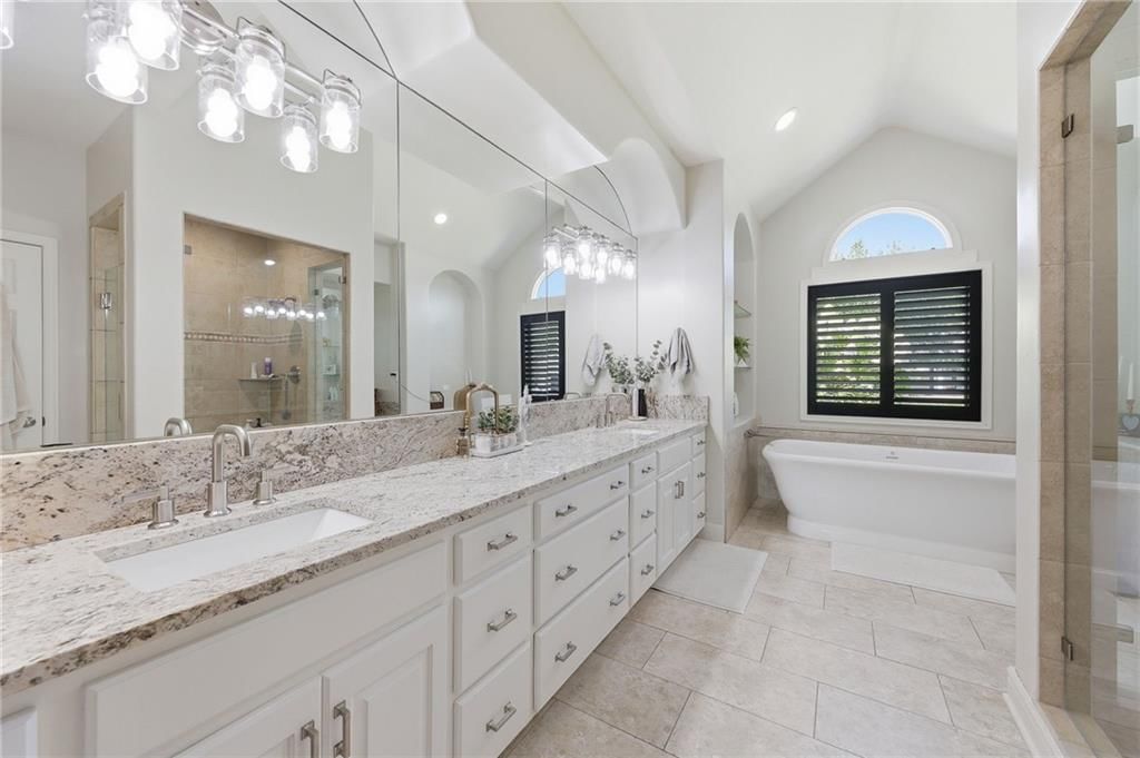701 NE Shoreline Drive — photo 38