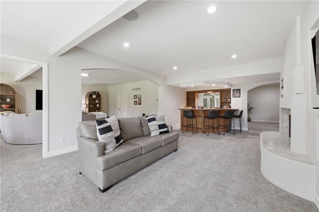 701 NE Shoreline Drive — photo 68