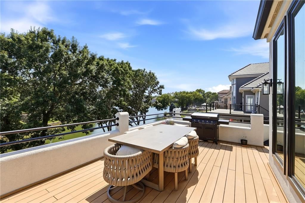 701 NE Shoreline Drive — photo 81