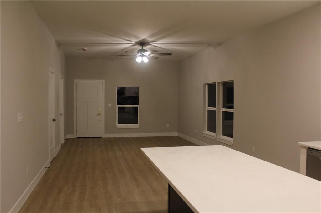 400 N Bynum Road — photo 10