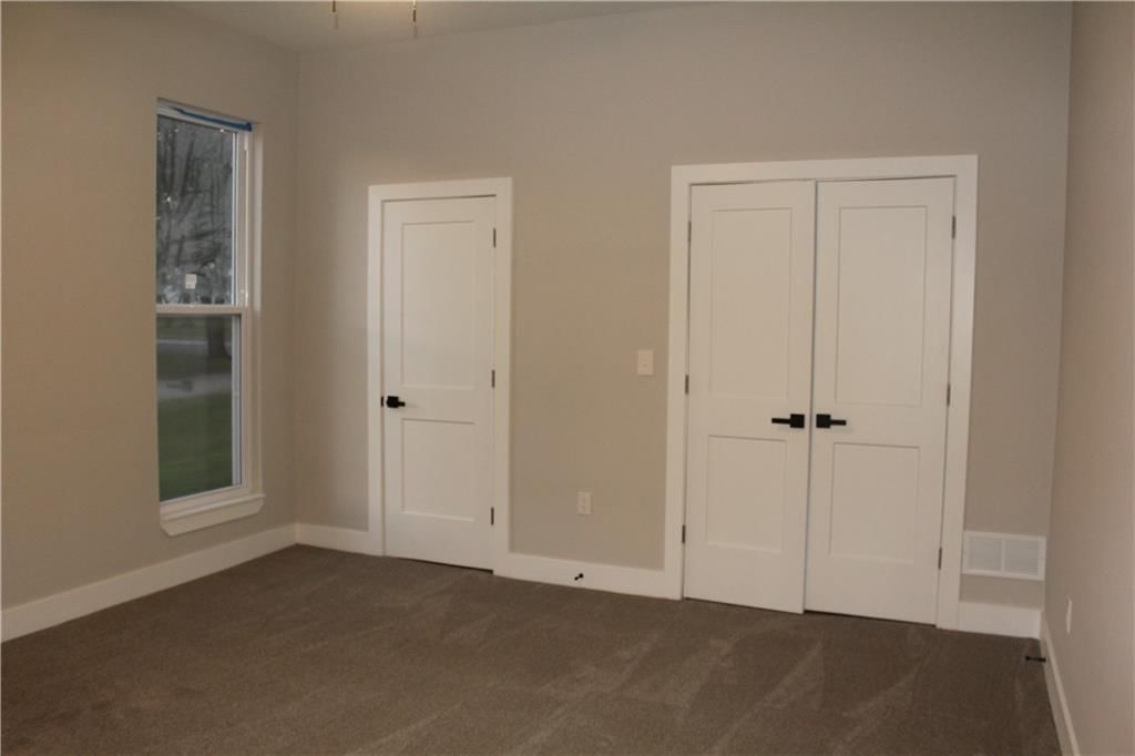 400 N Bynum Road — photo 13