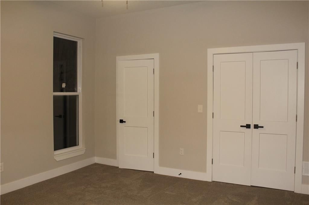400 N Bynum Road — photo 15