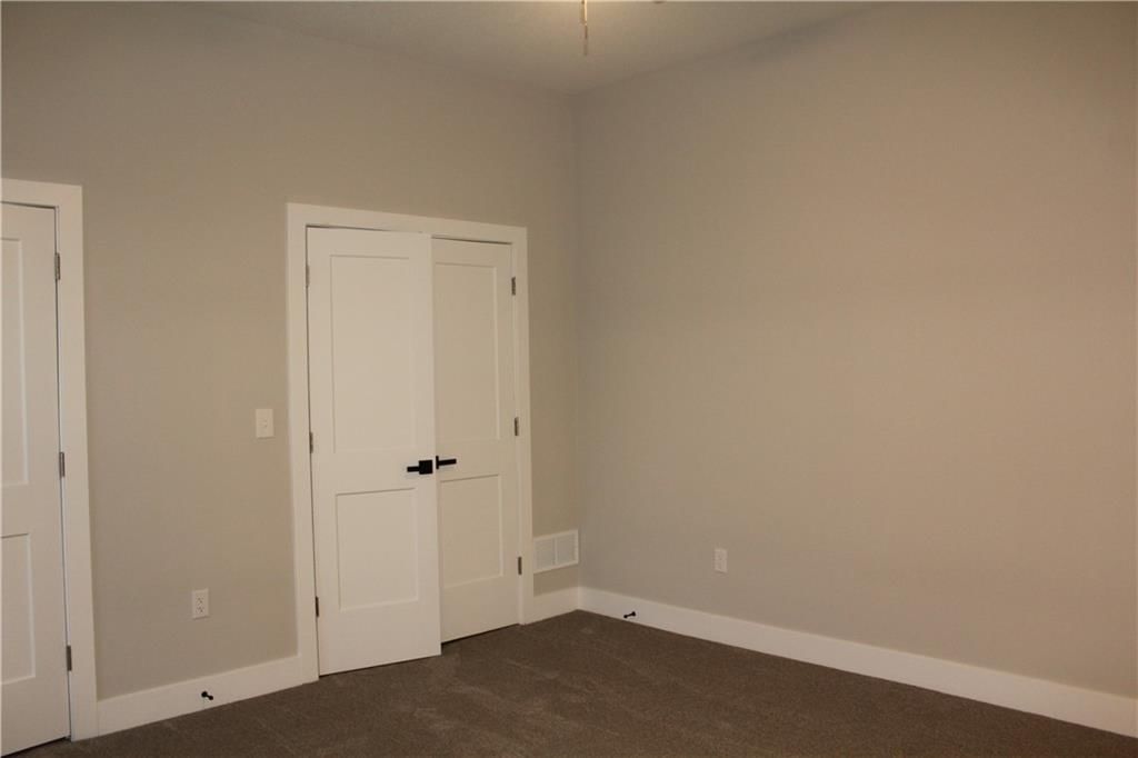 400 N Bynum Road — photo 16