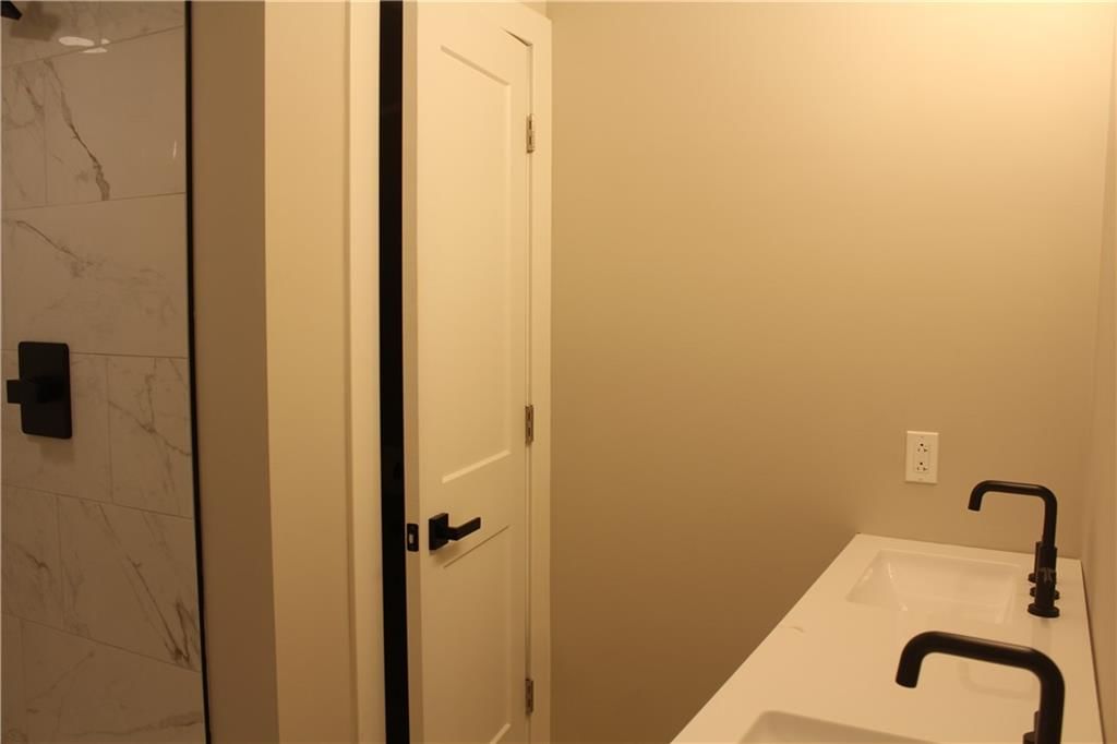 400 N Bynum Road — photo 25