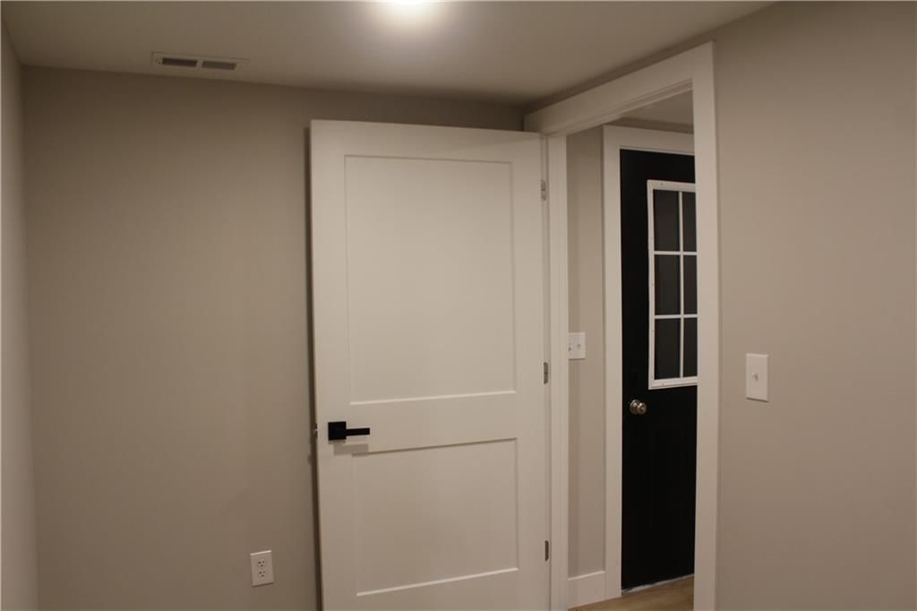 400 N Bynum Road — photo 35
