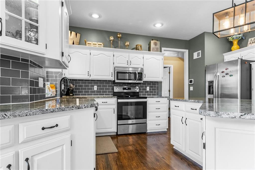 26209 E Blue Mills Road — photo 5