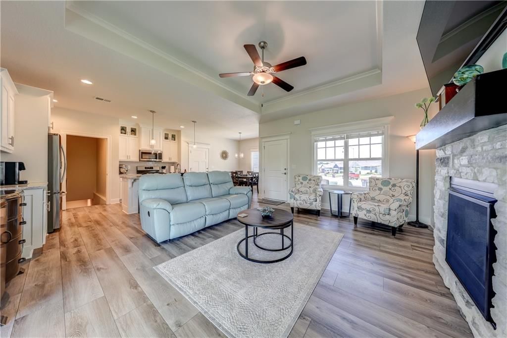 15761 Sheridan Place — photo 6