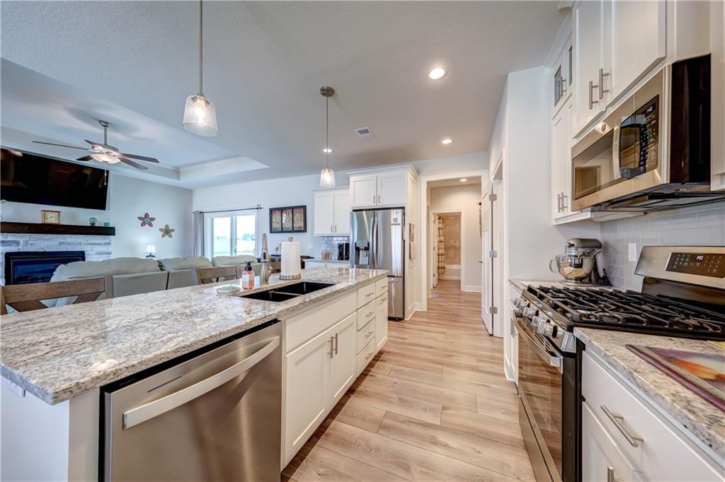 15761 Sheridan Place — photo 10