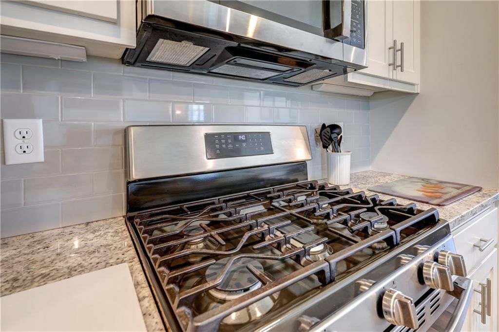 15761 Sheridan Place — photo 11