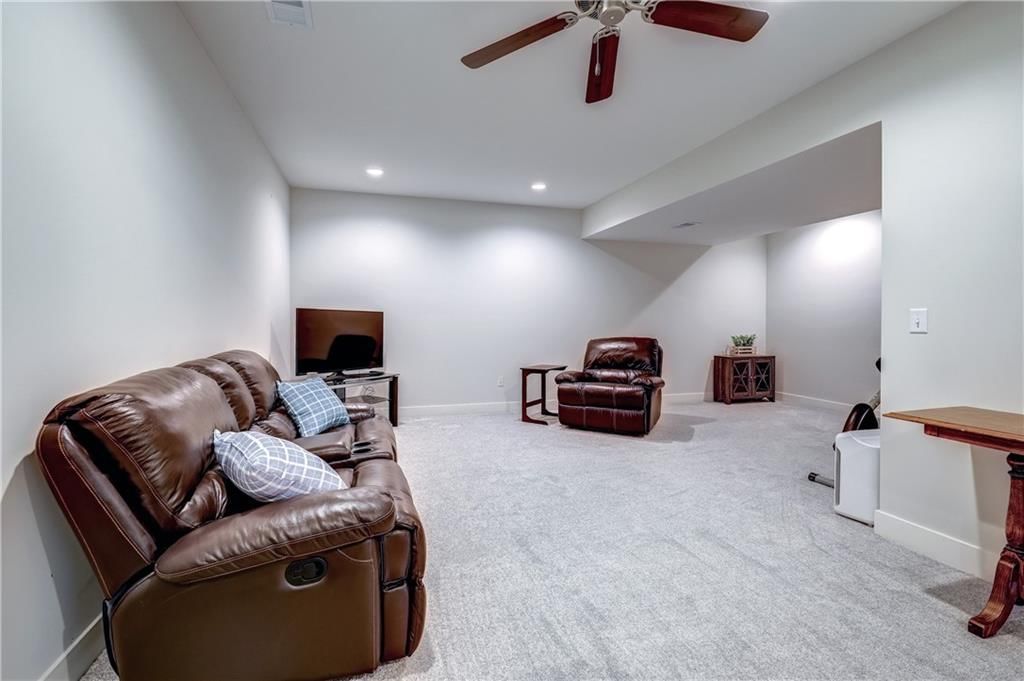 15761 Sheridan Place — photo 26