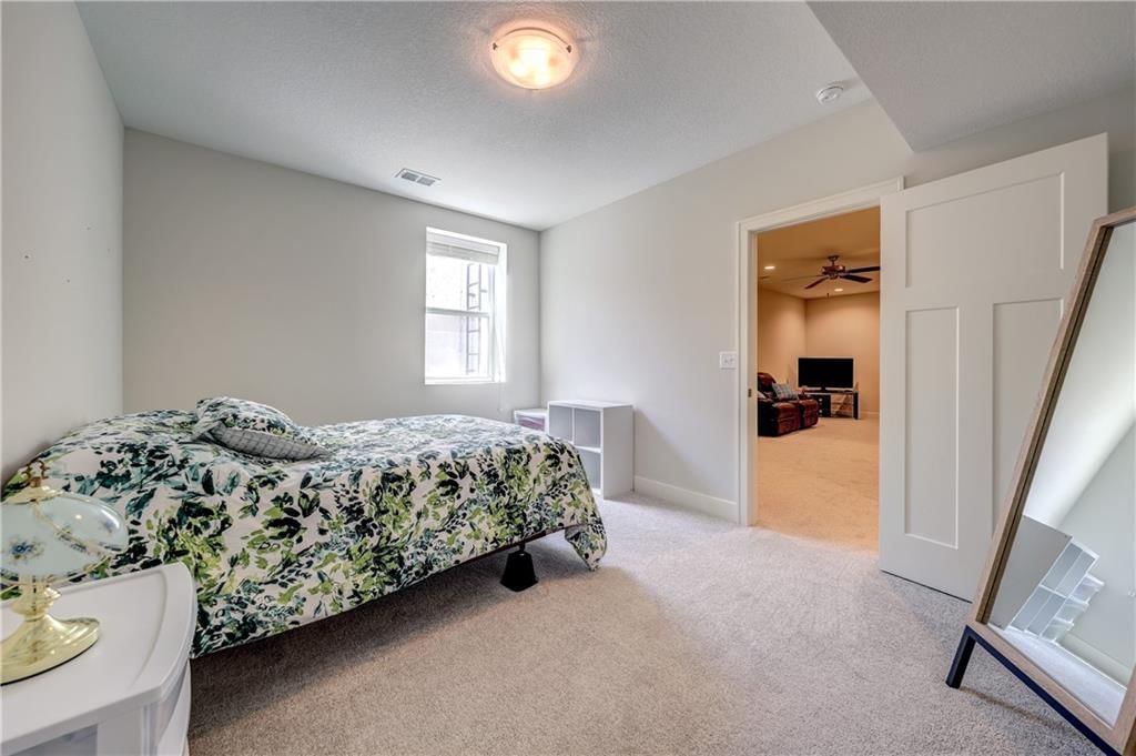 15761 Sheridan Place — photo 27