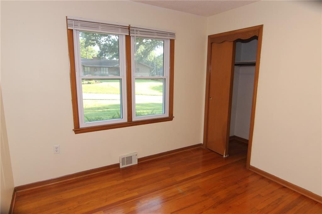 10201 W 69th Street — photo 20