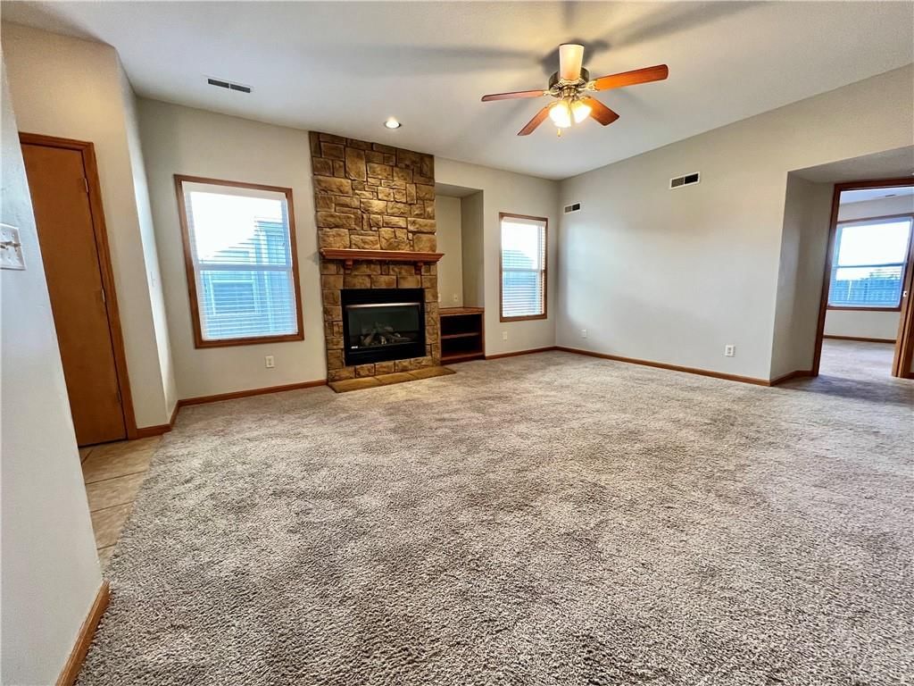 916 Eagle Ridge Drive — photo 4