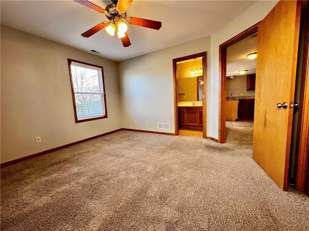 916 Eagle Ridge Drive — photo 13