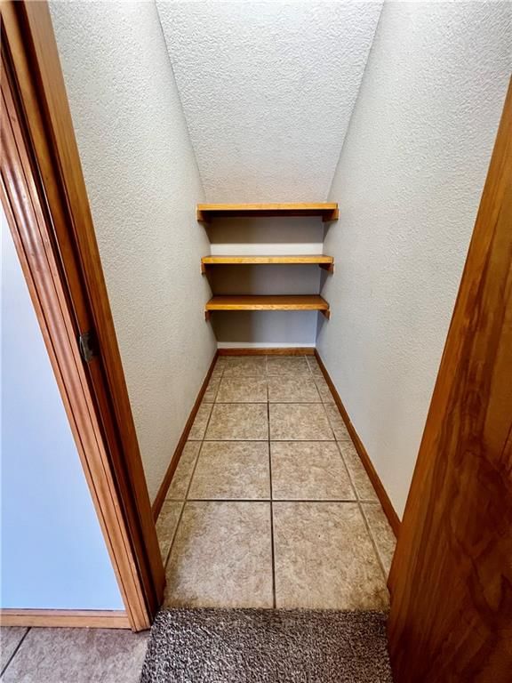 916 Eagle Ridge Drive — photo 17