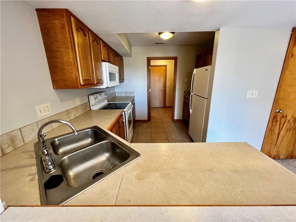 916 Eagle Ridge Drive — photo 22