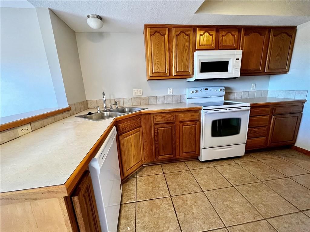 916 Eagle Ridge Drive — photo 24
