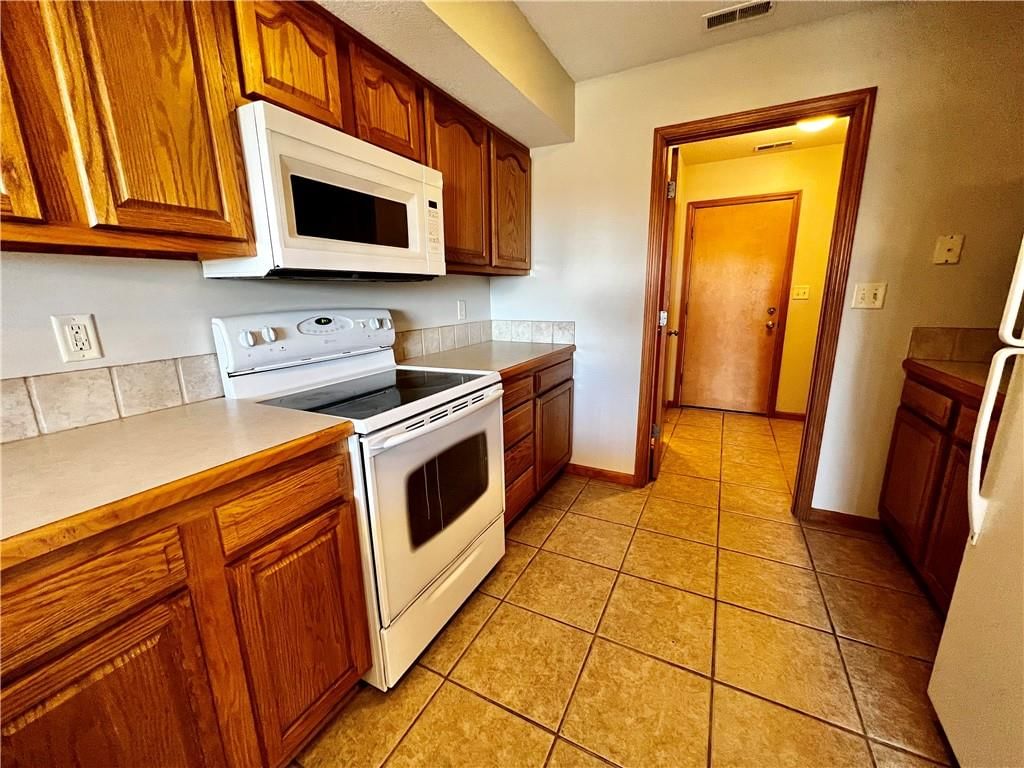 916 Eagle Ridge Drive — photo 29