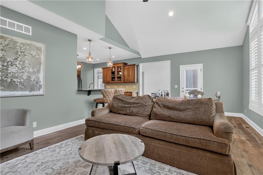 8101 Park View Drive — photo 12