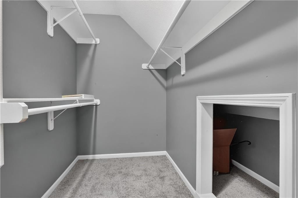 8101 Park View Drive — photo 30