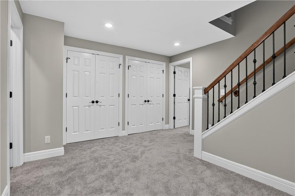 8101 Park View Drive — photo 33