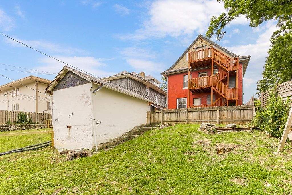 3949 Warwick Boulevard — photo 4