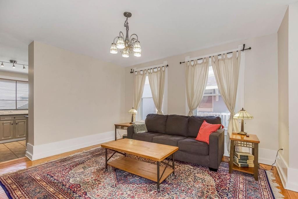3949 Warwick Boulevard — photo 39