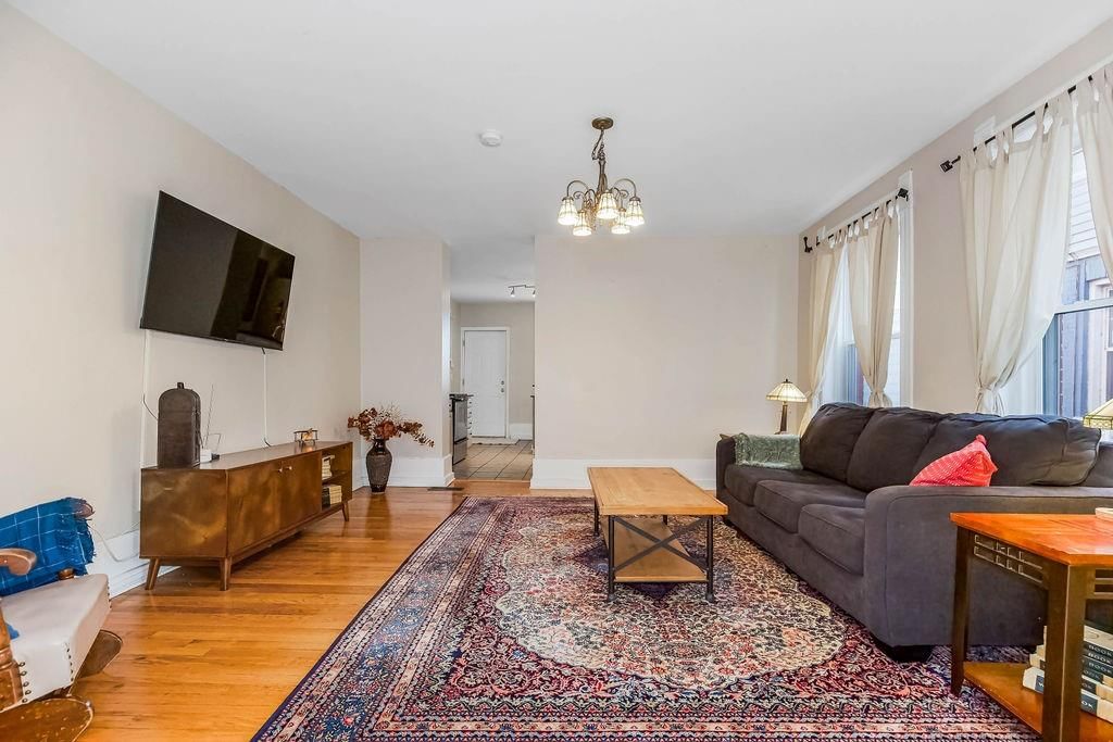 3949 Warwick Boulevard — photo 40