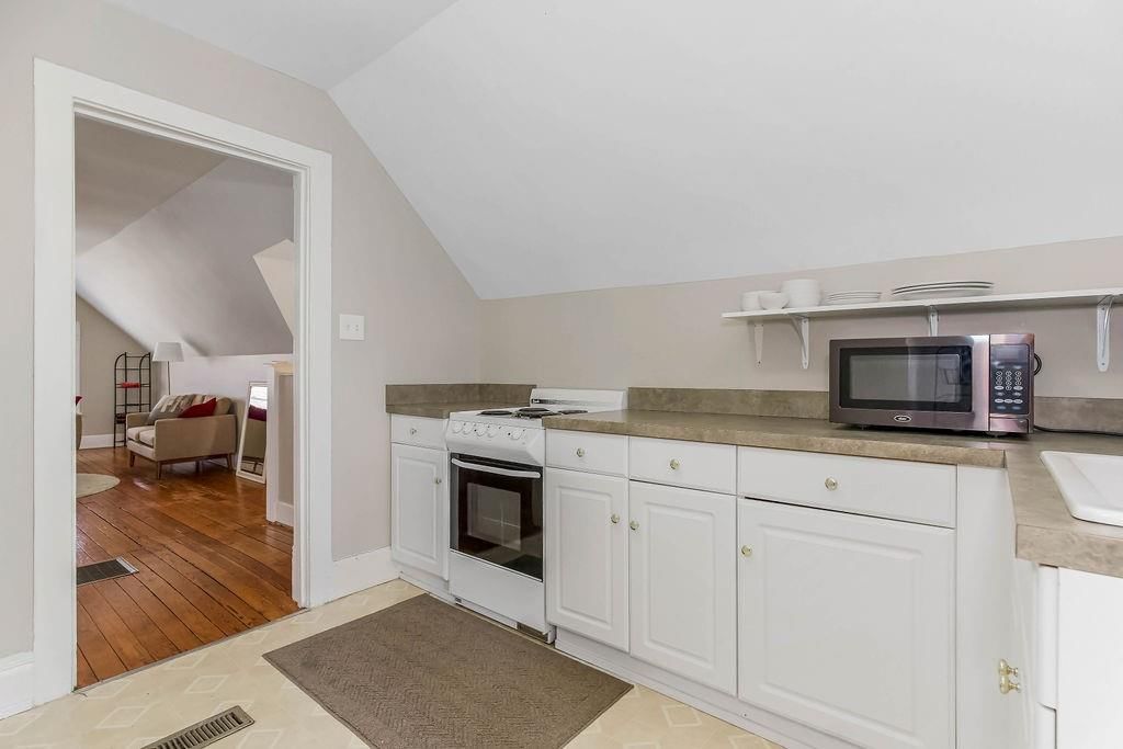 3949 Warwick Boulevard — photo 62
