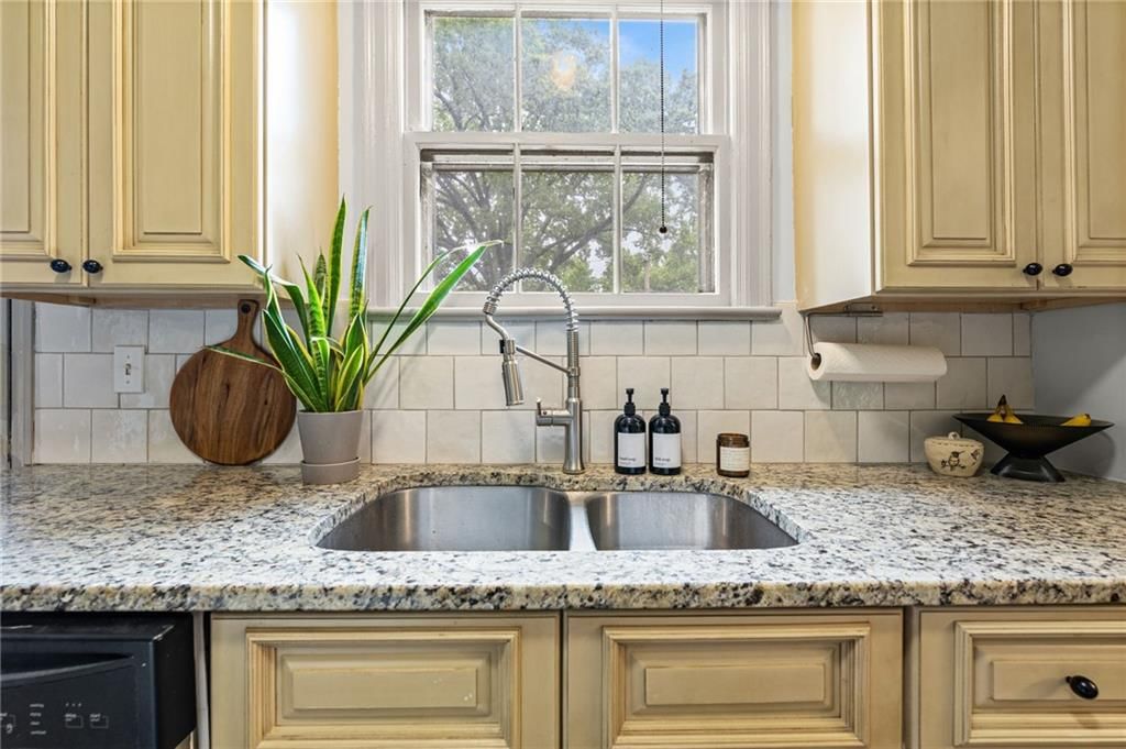 6839 Locust Street — photo 13