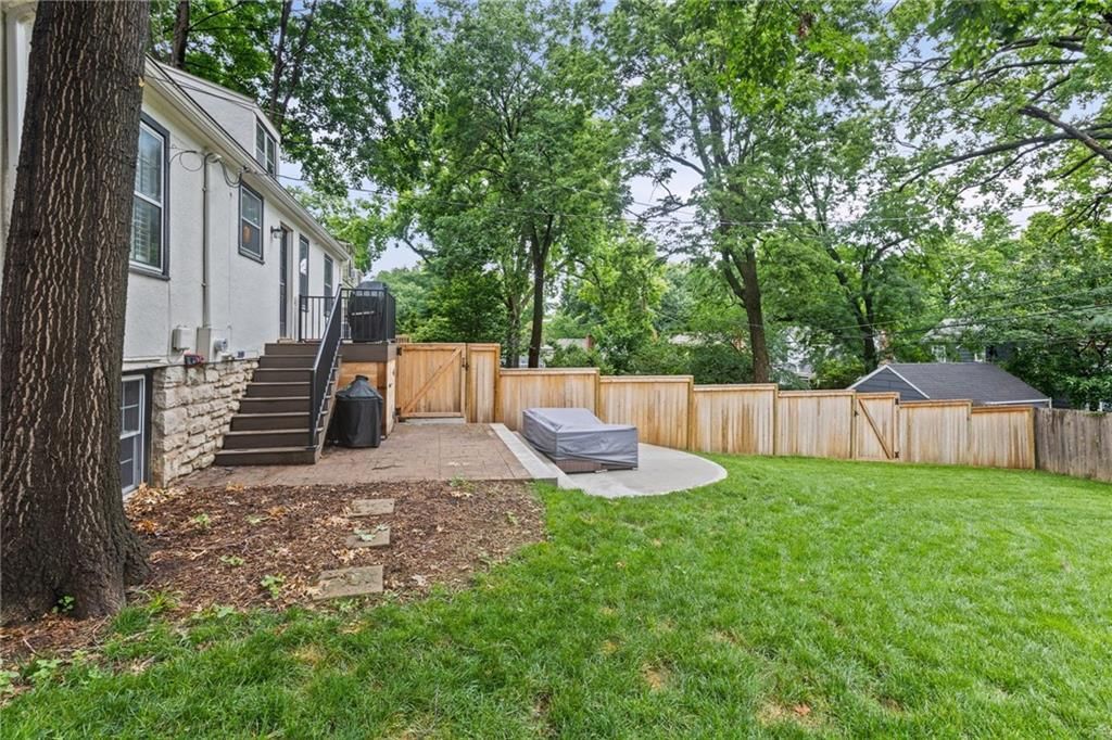 6839 Locust Street — photo 32