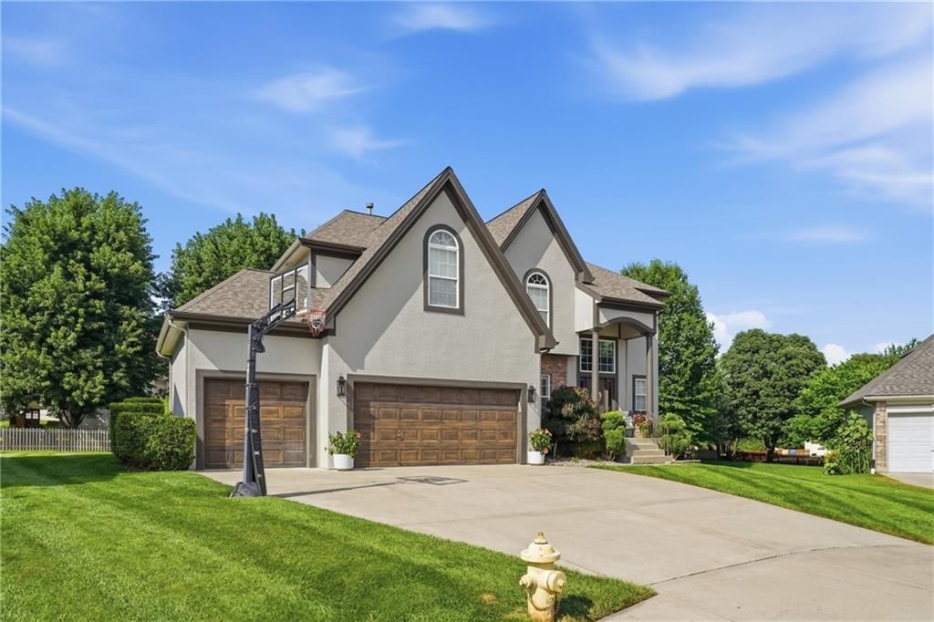 1550 CARRIAGE Circle — photo 3