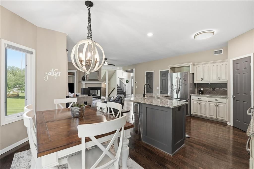 1550 CARRIAGE Circle — photo 10
