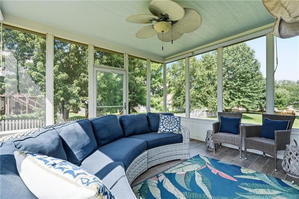 1550 CARRIAGE Circle — photo 16