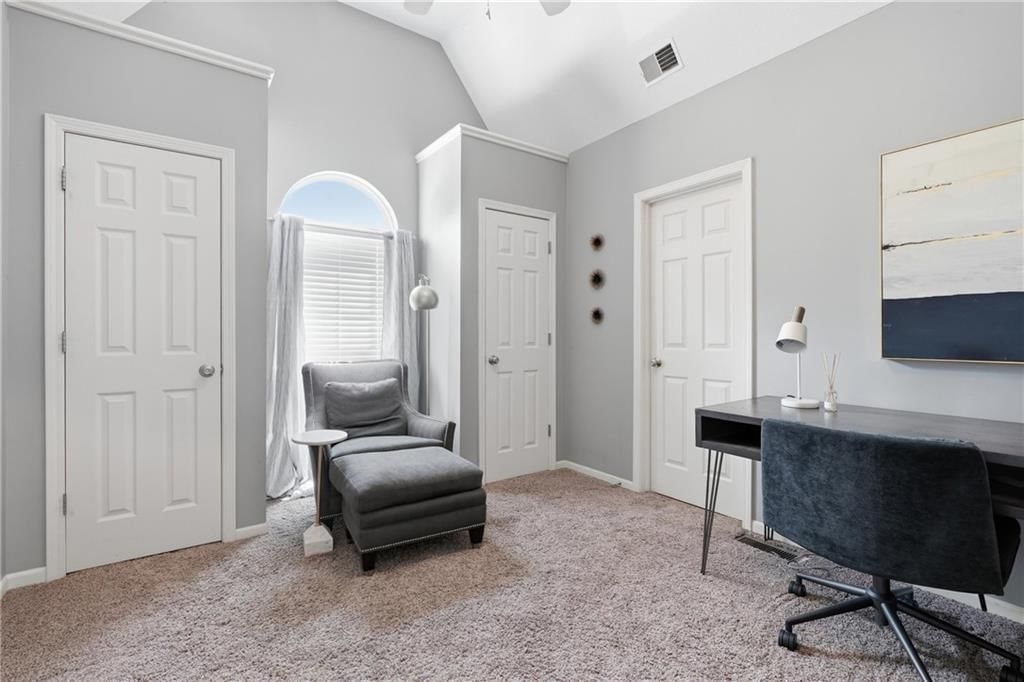 1550 CARRIAGE Circle — photo 17