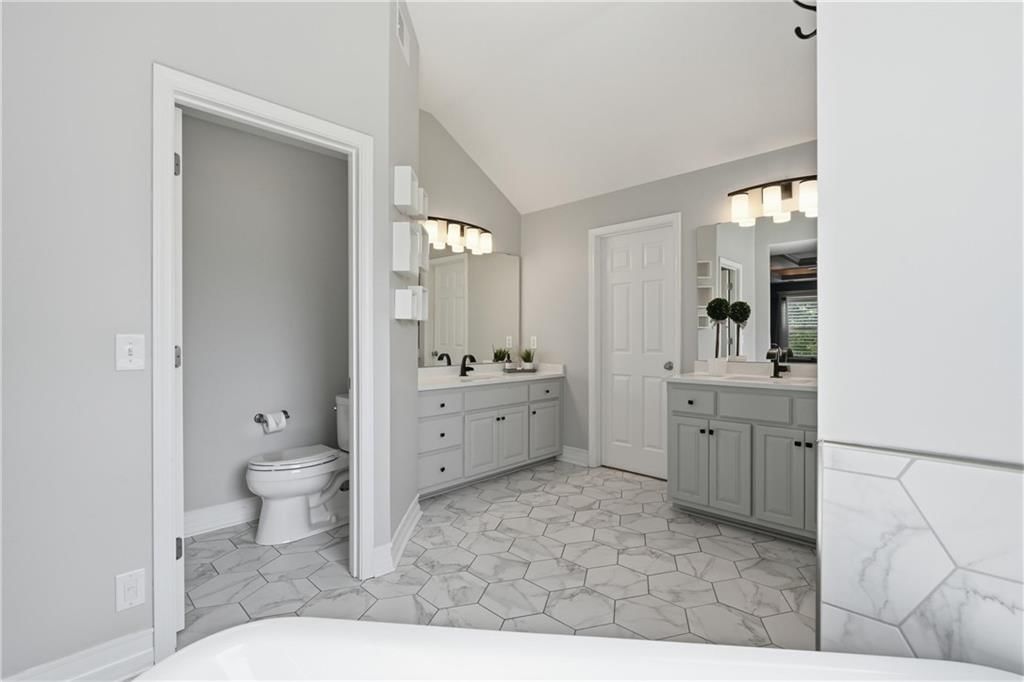 1550 CARRIAGE Circle — photo 21