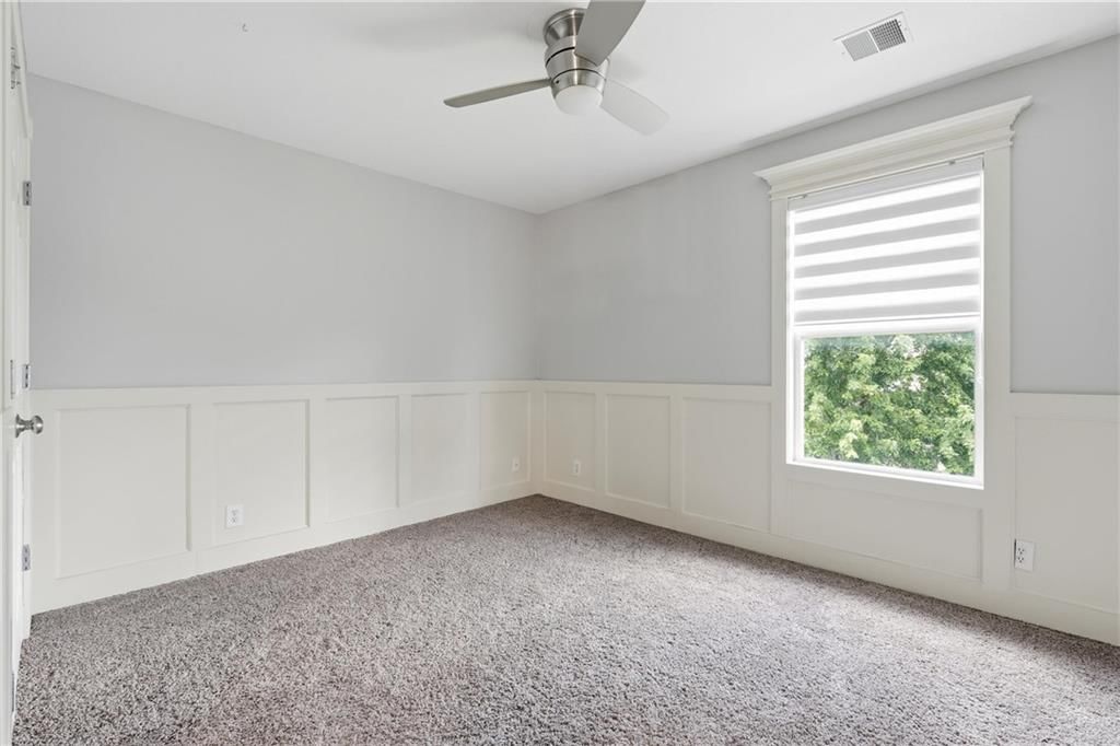 1550 CARRIAGE Circle — photo 25