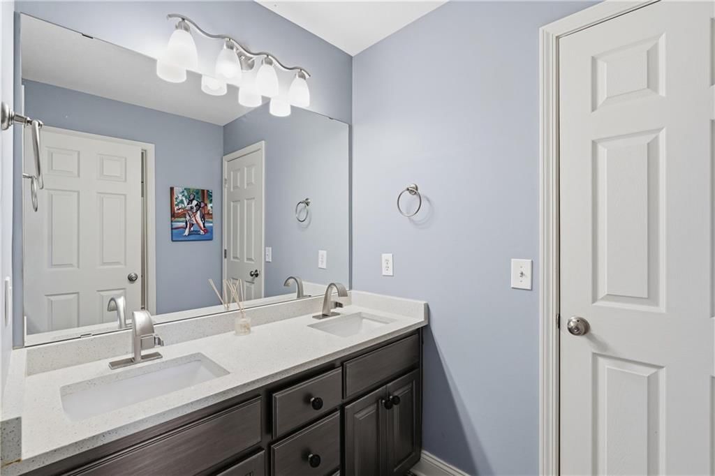 1550 CARRIAGE Circle — photo 26