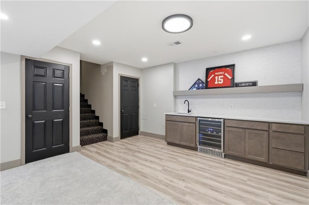 1550 CARRIAGE Circle — photo 28