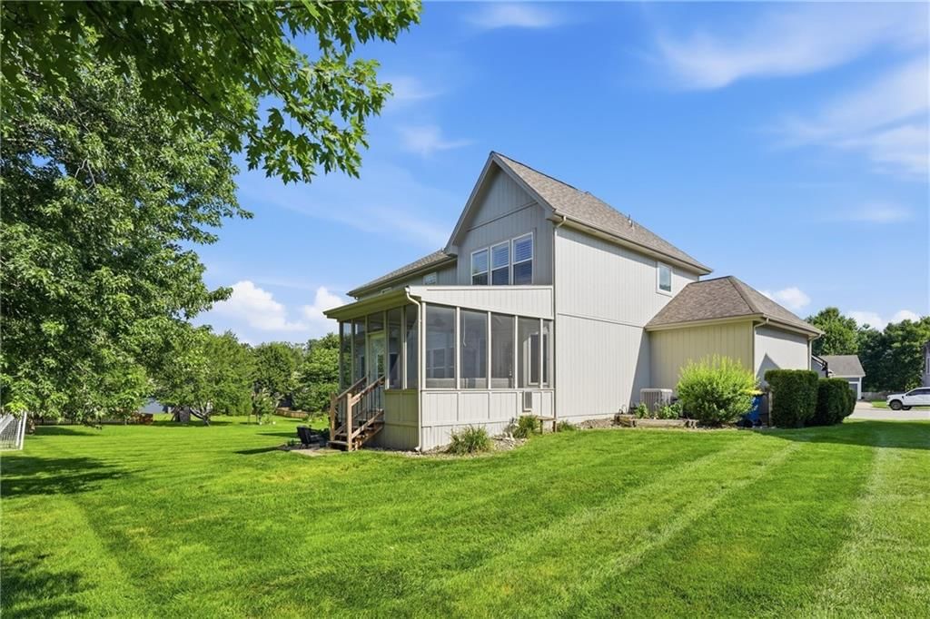 1550 CARRIAGE Circle — photo 33
