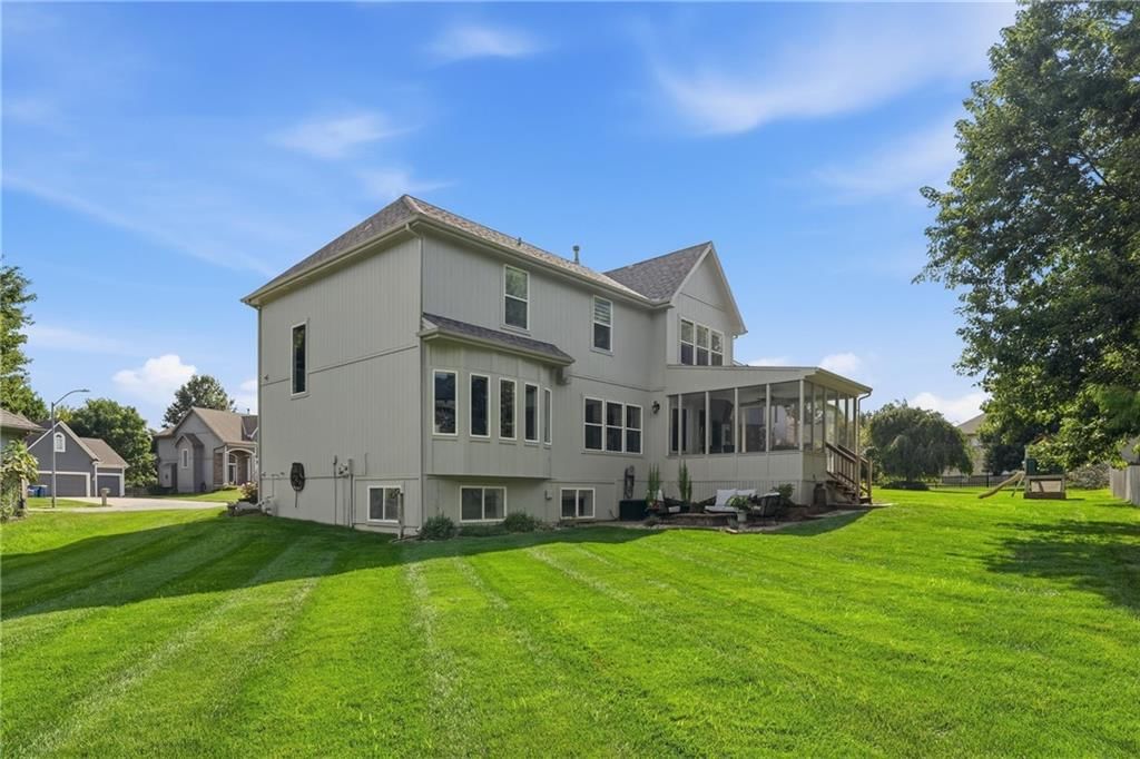 1550 CARRIAGE Circle — photo 34