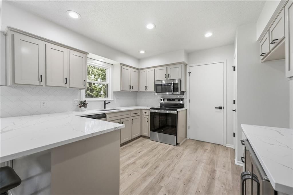 15529 W 146th Street — photo 10