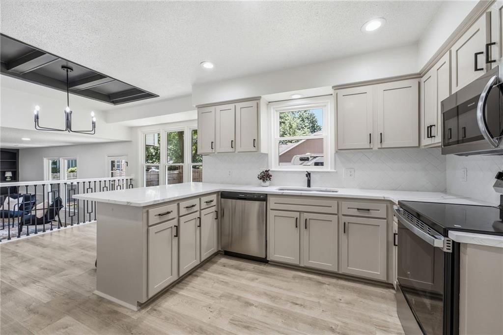 15529 W 146th Street — photo 11