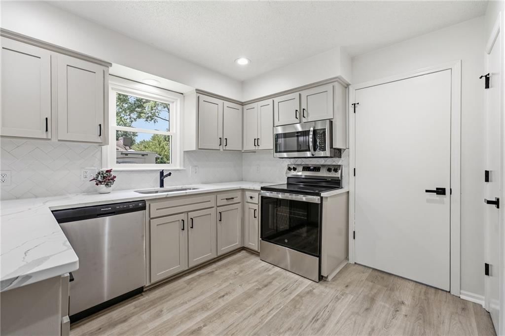 15529 W 146th Street — photo 13