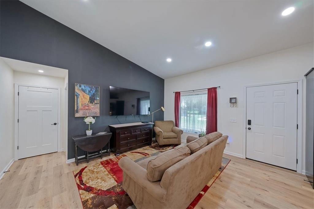 608 W Miami Street — photo 11