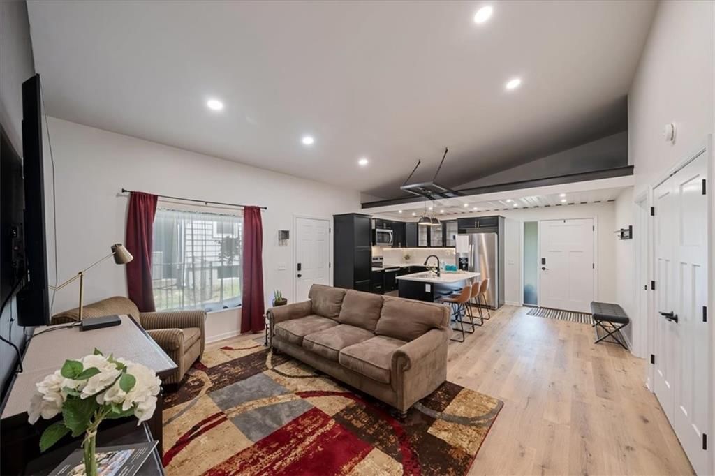 608 W Miami Street — photo 15