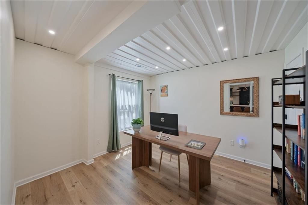 608 W Miami Street — photo 16